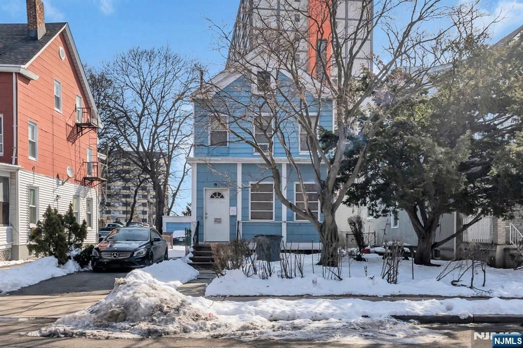 128 Arlington Avenue, East Orange, NJ 07018