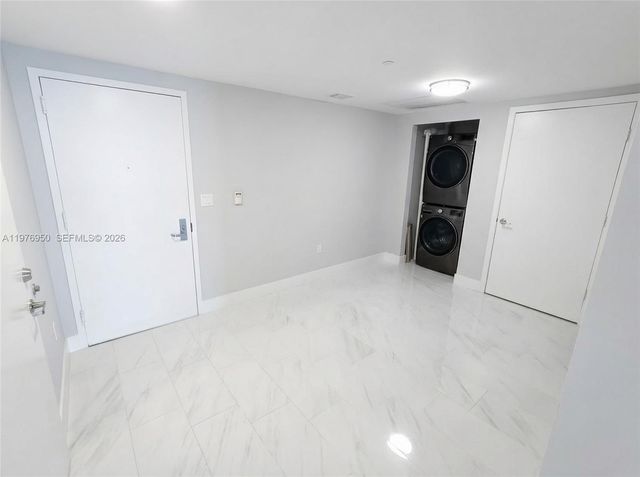 475 Brickell Ave 3407, Miami, FL 33131