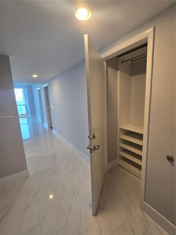 475 Brickell Ave 3407, Miami, FL 33131