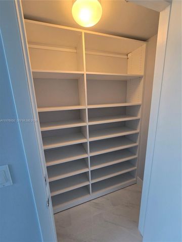 475 Brickell Ave 3407, Miami, FL 33131