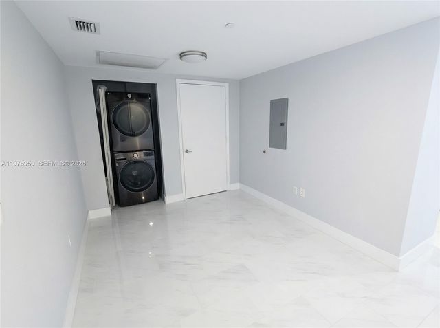 475 Brickell Ave 3407, Miami, FL 33131