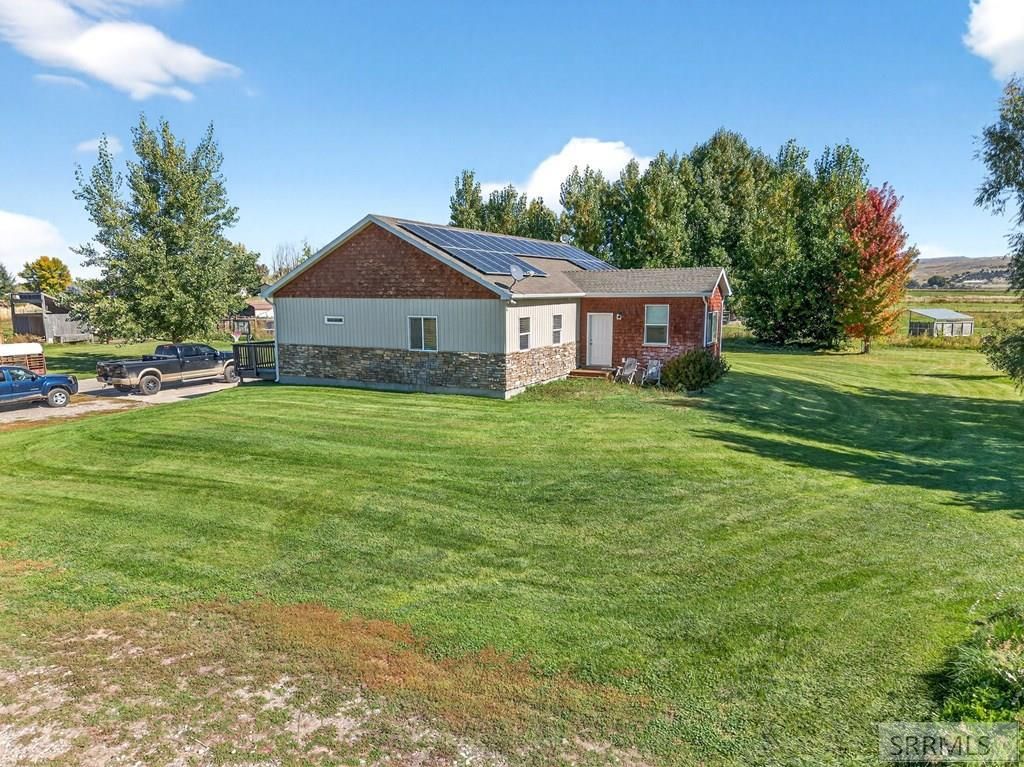 1287 N 1130 E, Shelley, ID 83274