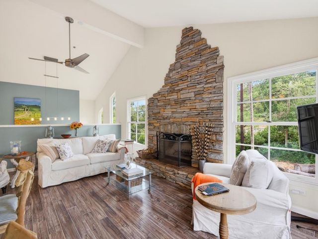 888 Bonita Drive, Aptos, CA 95003