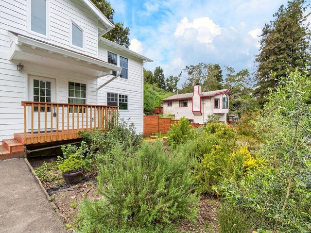 888 Bonita Drive, Aptos, CA 95003