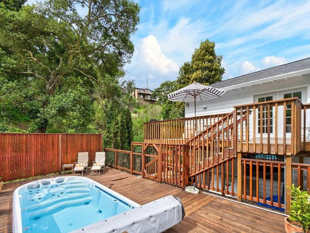 888 Bonita Drive, Aptos, CA 95003