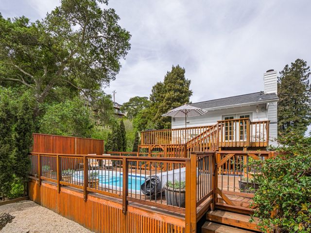 888 Bonita Drive, Aptos, CA 95003