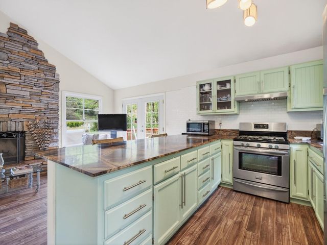 888 Bonita Drive, Aptos, CA 95003