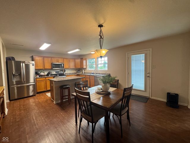 1228 Maple Trace Way, Sheridan, IN 46069