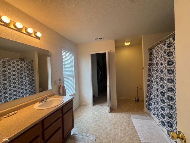 1228 Maple Trace Way, Sheridan, IN 46069
