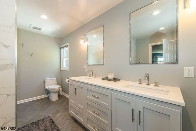 1 TULIP LN, Randolph Twp., NJ 07869