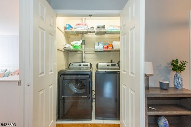 1 TULIP LN, Randolph Twp., NJ 07869