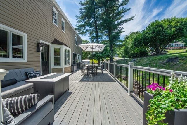 1 TULIP LN, Randolph Twp., NJ 07869