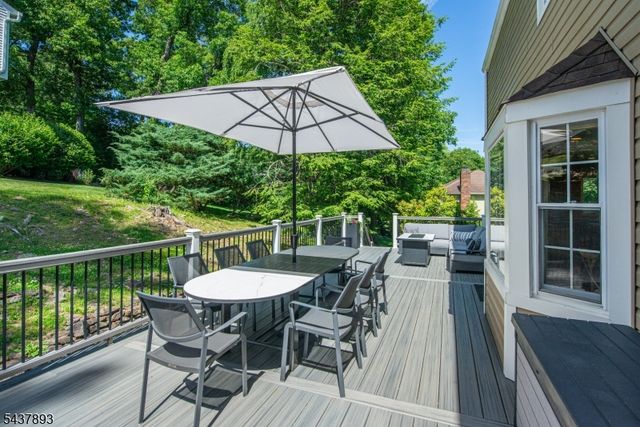 1 TULIP LN, Randolph Twp., NJ 07869