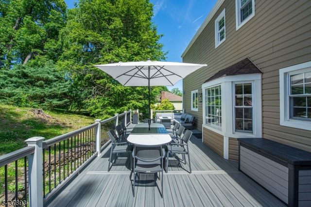 1 TULIP LN, Randolph Twp., NJ 07869