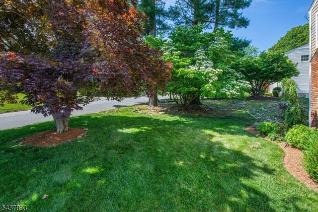 1 TULIP LN, Randolph Twp., NJ 07869