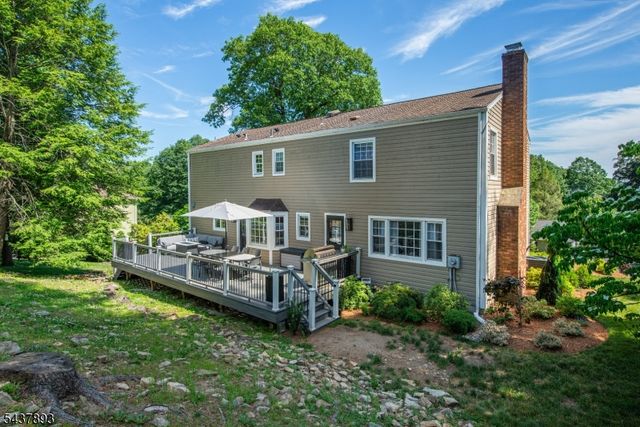1 TULIP LN, Randolph Twp., NJ 07869