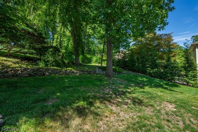 1 TULIP LN, Randolph Twp., NJ 07869