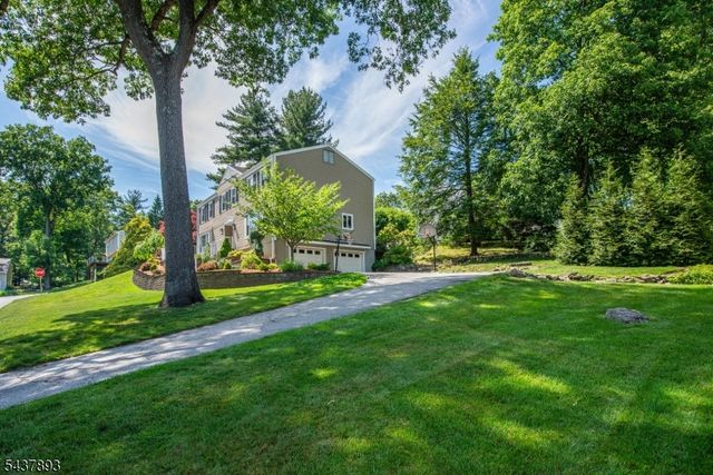 1 TULIP LN, Randolph Twp., NJ 07869