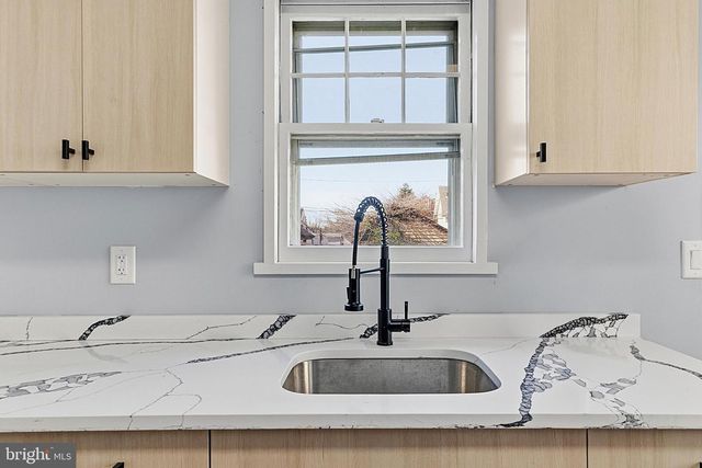 1424 HAMILTON AVE, Trenton, NJ 08629