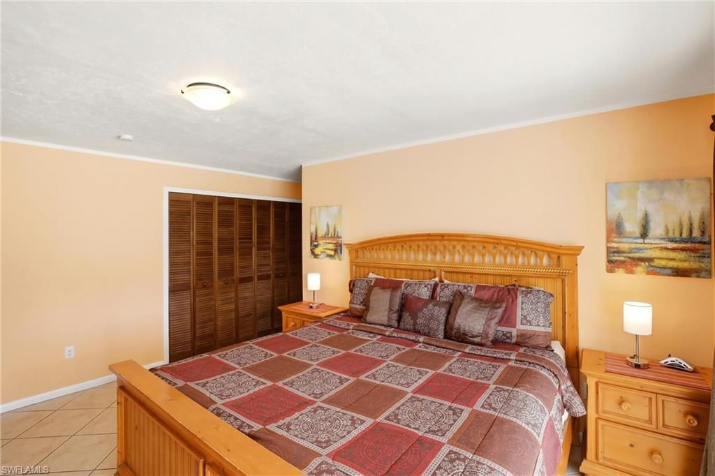 Image 10 of property listing at 1506 SE 21st TER, Cape Coral, FL 33990