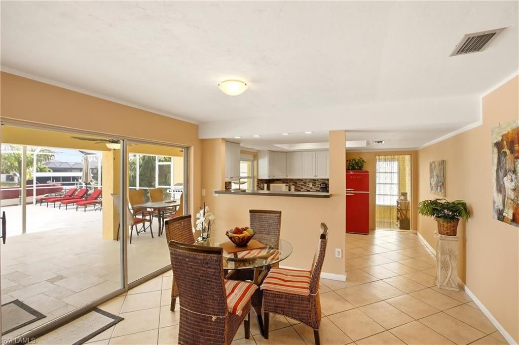 Image 11 of property listing at 1506 SE 21st TER, Cape Coral, FL 33990