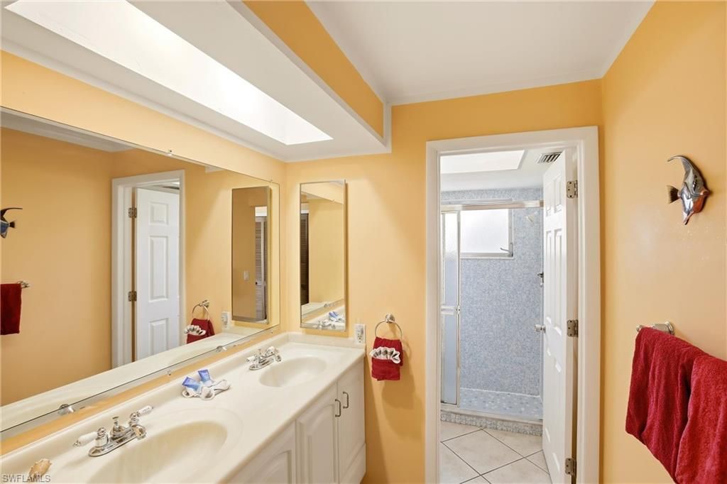 Image 13 of property listing at 1506 SE 21st TER, Cape Coral, FL 33990