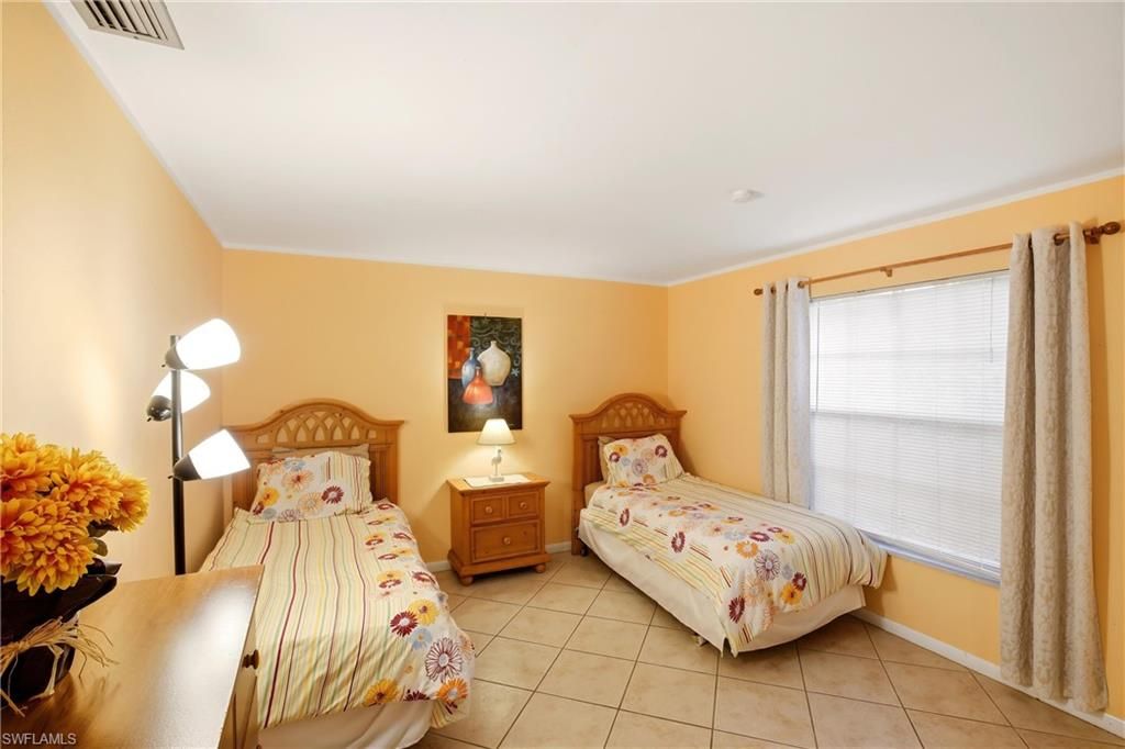 Image 15 of property listing at 1506 SE 21st TER, Cape Coral, FL 33990