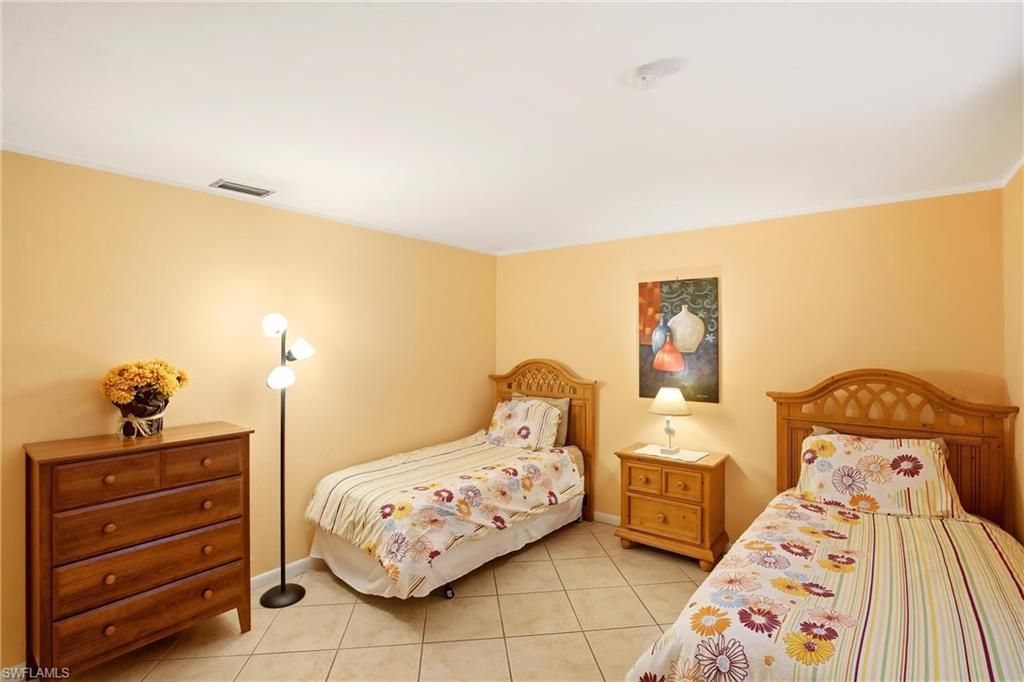 Image 16 of property listing at 1506 SE 21st TER, Cape Coral, FL 33990