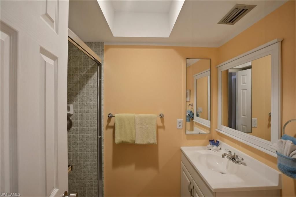 Image 20 of property listing at 1506 SE 21st TER, Cape Coral, FL 33990