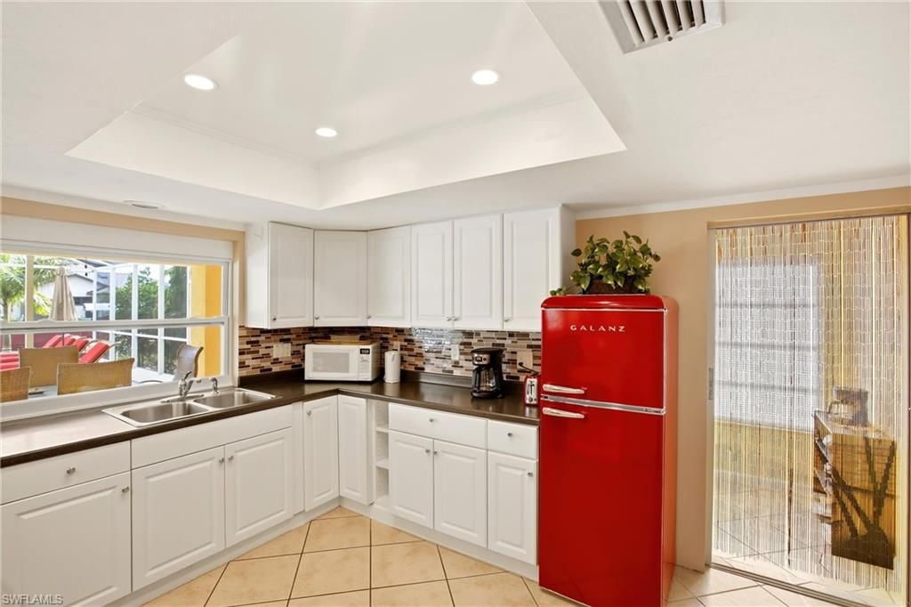 Image 8 of property listing at 1506 SE 21st TER, Cape Coral, FL 33990