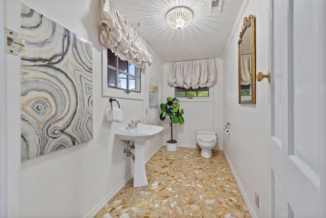 350 Merrill Road, San Juan Bautista, CA 95045