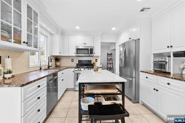 649 Alacci Way, River Vale, NJ 07675