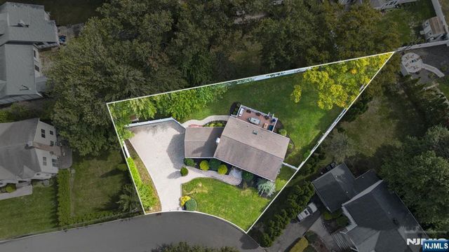 649 Alacci Way, River Vale, NJ 07675