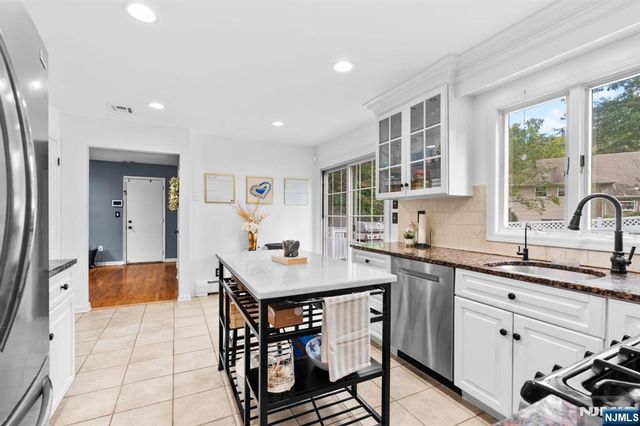 649 Alacci Way, River Vale, NJ 07675