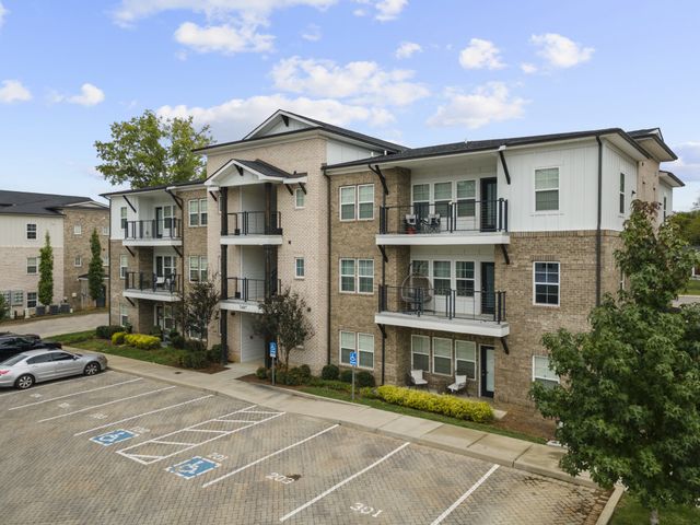 7487 Highway 70 S Apt 301, Nashville, TN 37221