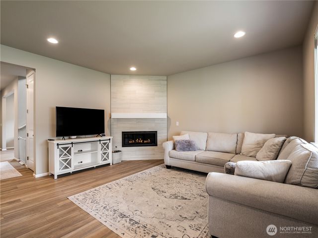 12625 178th Street E, Puyallup, WA 98374