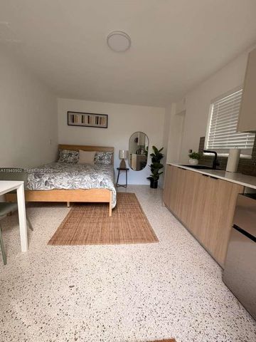 2442 SW 3rd St 4, Miami, FL 33135