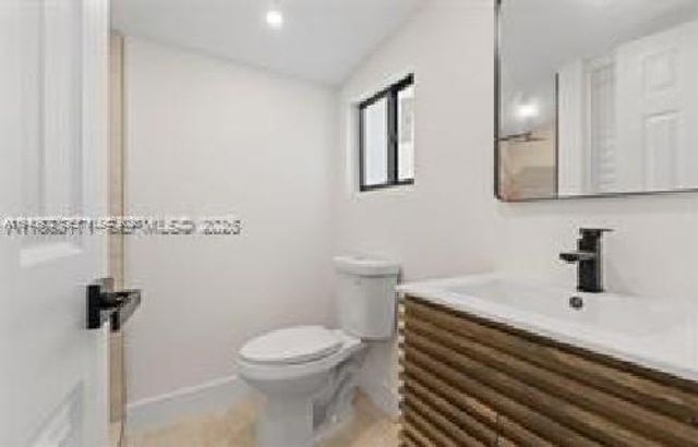 2442 SW 3rd St 4, Miami, FL 33135