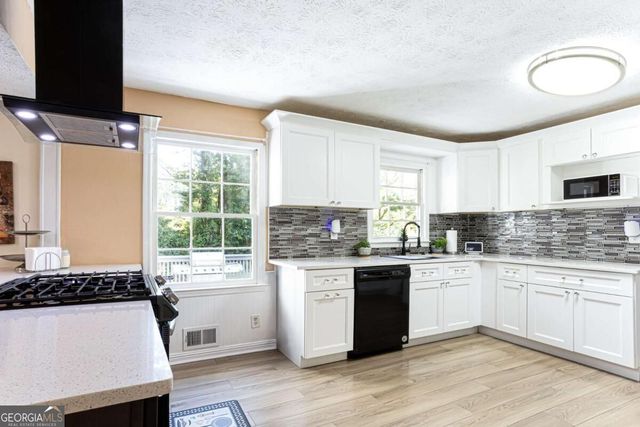 680 Emerald Forest Circle, Lawrenceville, GA 30044