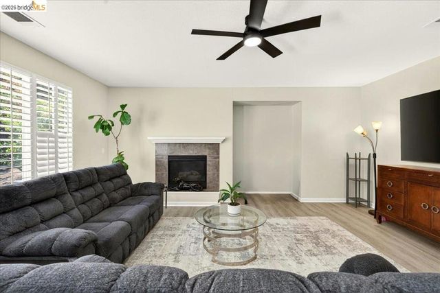 4987 Stewartville Dr, Antioch, CA 94531