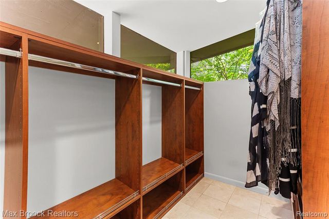 20 Martell Drive, Bloomfield Hills, MI 48304