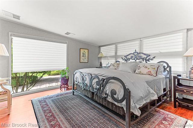 20 Martell Drive, Bloomfield Hills, MI 48304