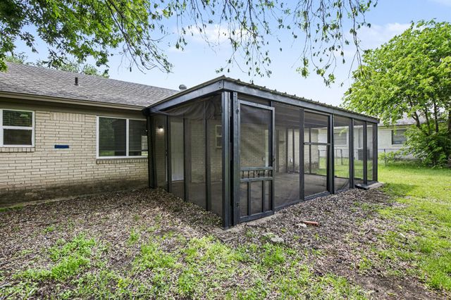 821 E Bovell Street, Crowley, TX 76036