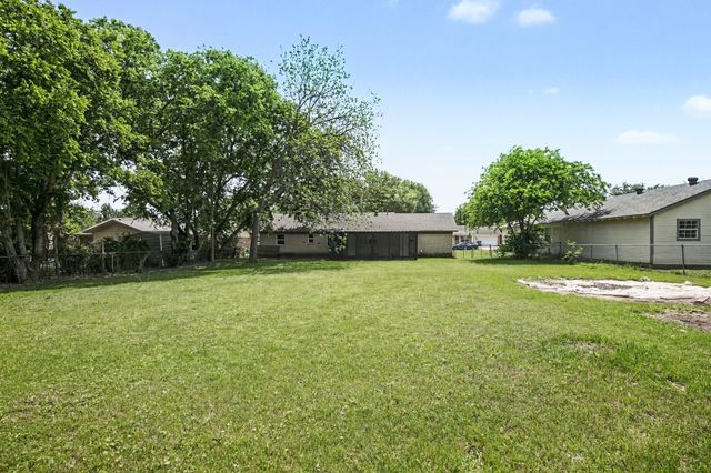 821 E Bovell Street, Crowley, TX 76036