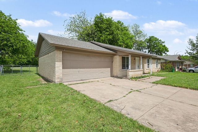821 E Bovell Street, Crowley, TX 76036
