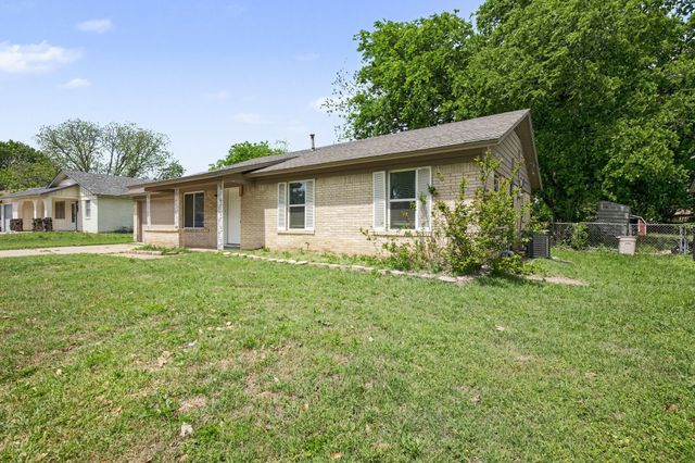 821 E Bovell Street, Crowley, TX 76036