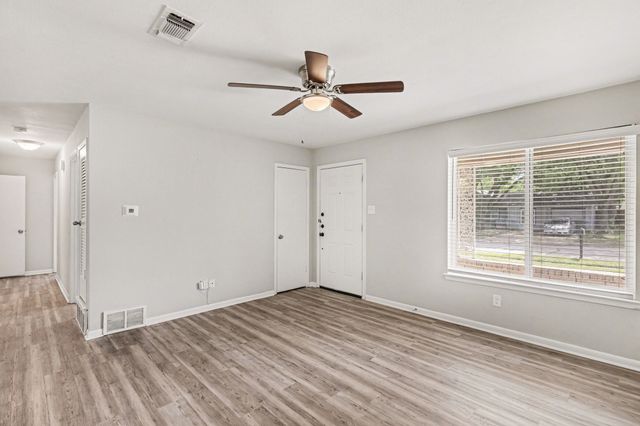 821 E Bovell Street, Crowley, TX 76036