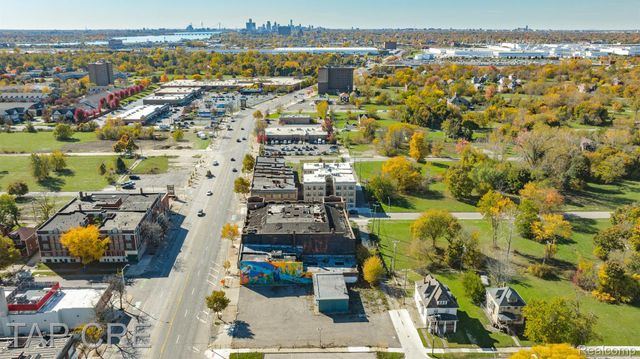 14241 E JEFFERSON Avenue, Detroit, MI 48215