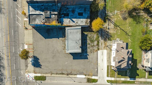14241 E JEFFERSON Avenue, Detroit, MI 48215