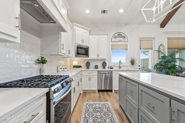 109 Amsterdam Avenue, Youngsville, LA 70592